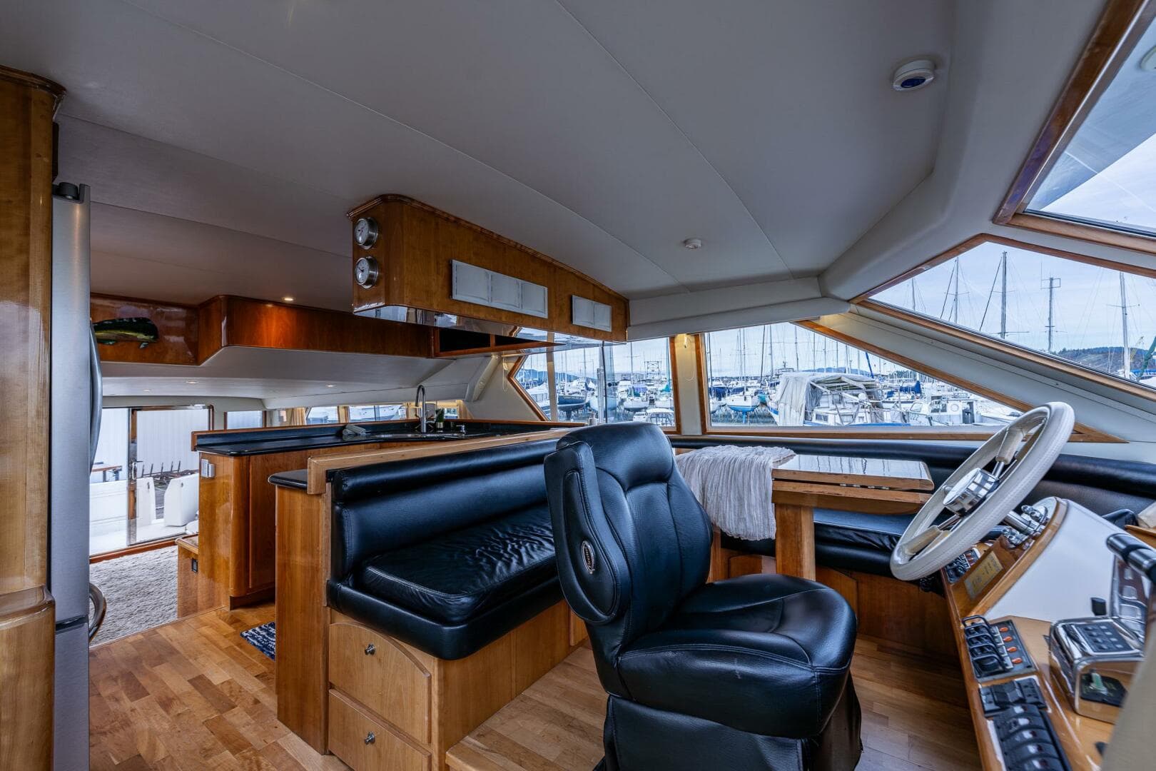 2001 Navigator 61 Pilothouse
