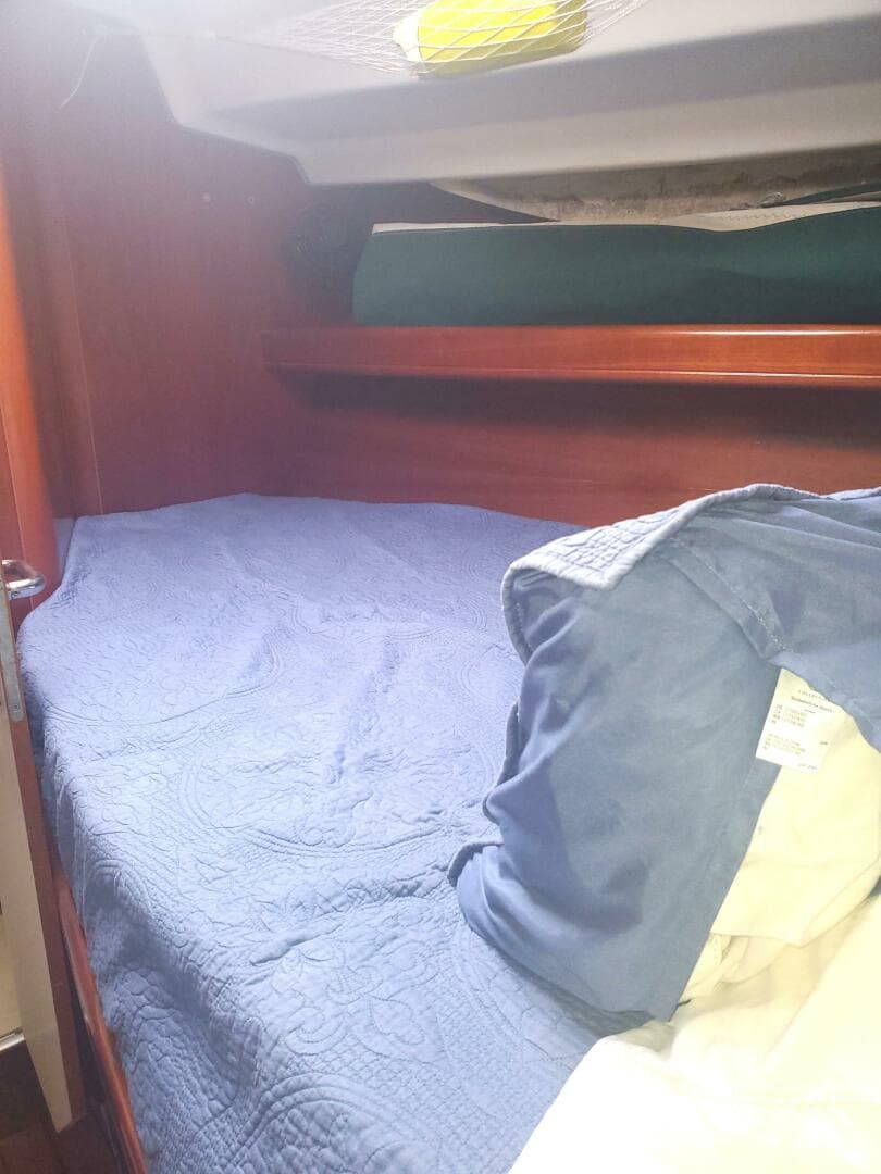 2003 Beneteau Center Cockpit