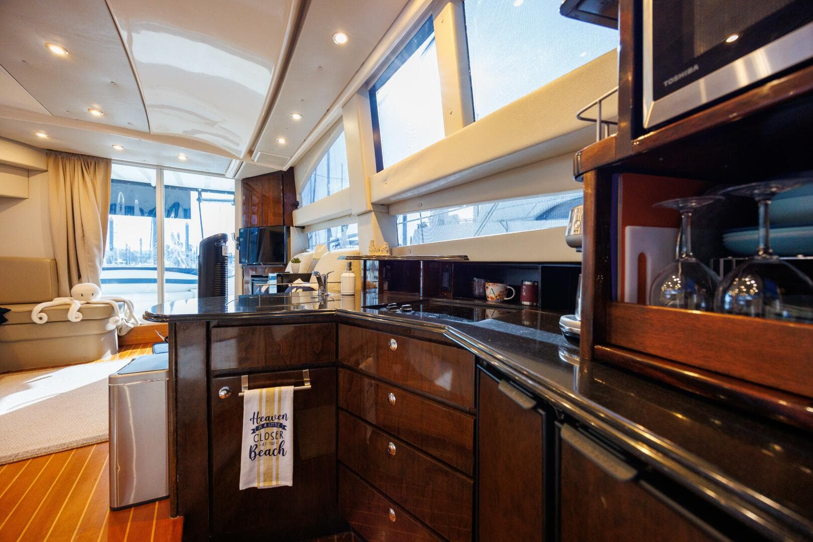 2010 Meridian 391 Motor Yacht