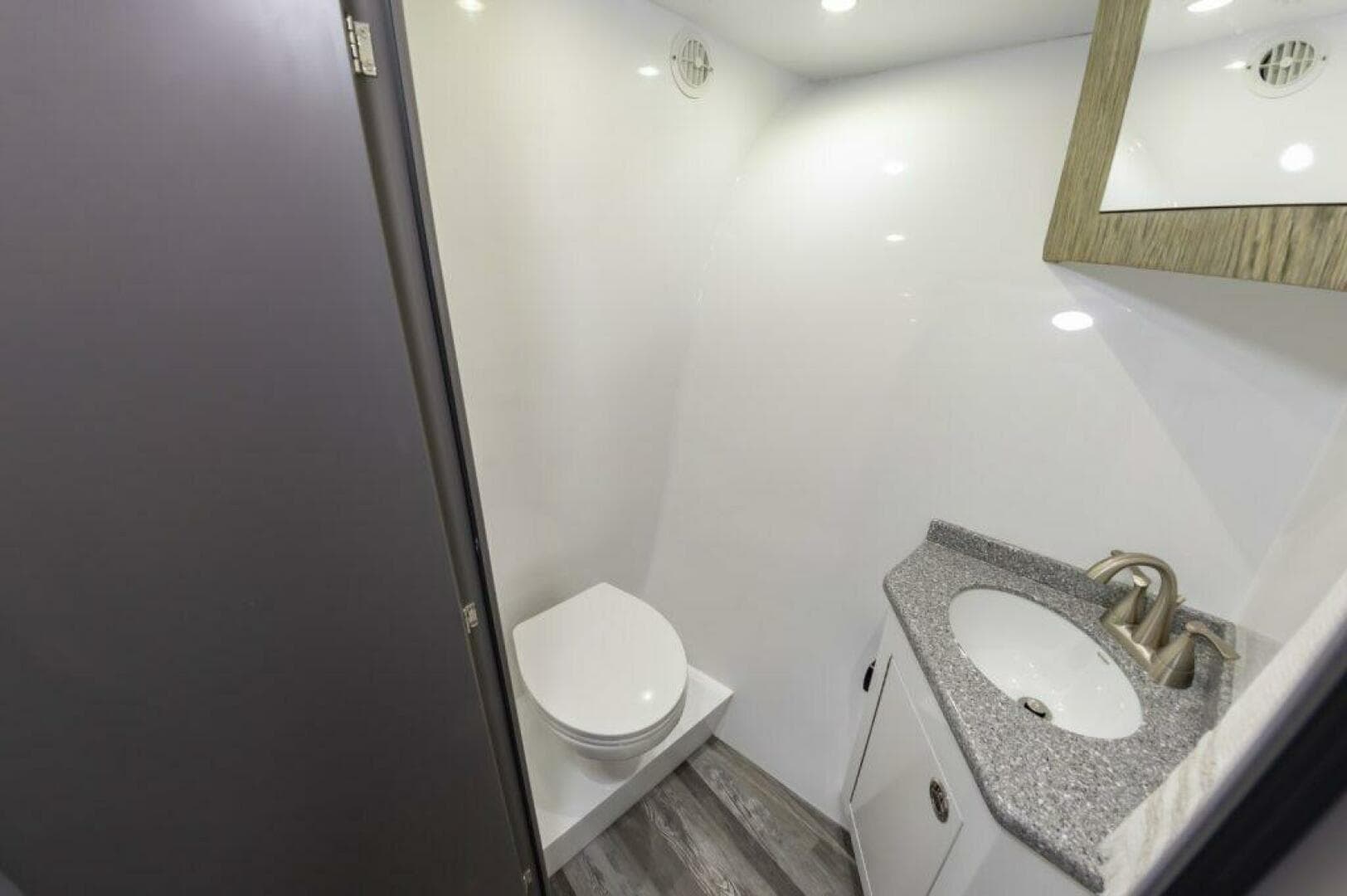 949f5a06 7a06 432f 8035 Cefaa41784f4