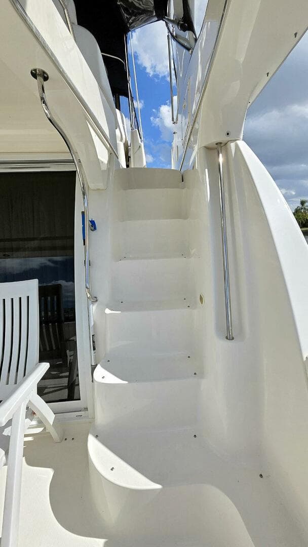 Cockpit Flybridge Companionway