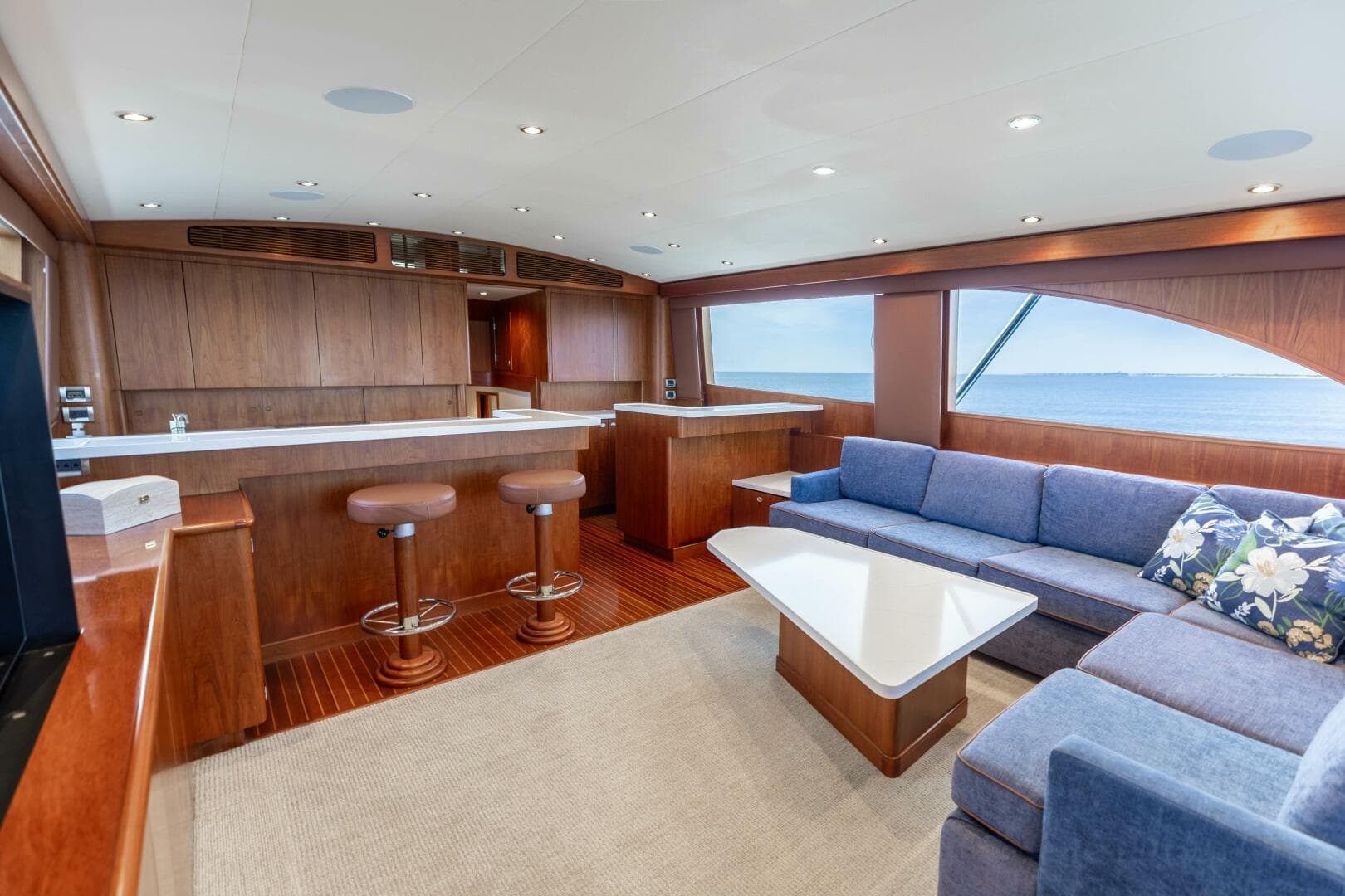 2006 Jim Smith 68 Convertible- Salon