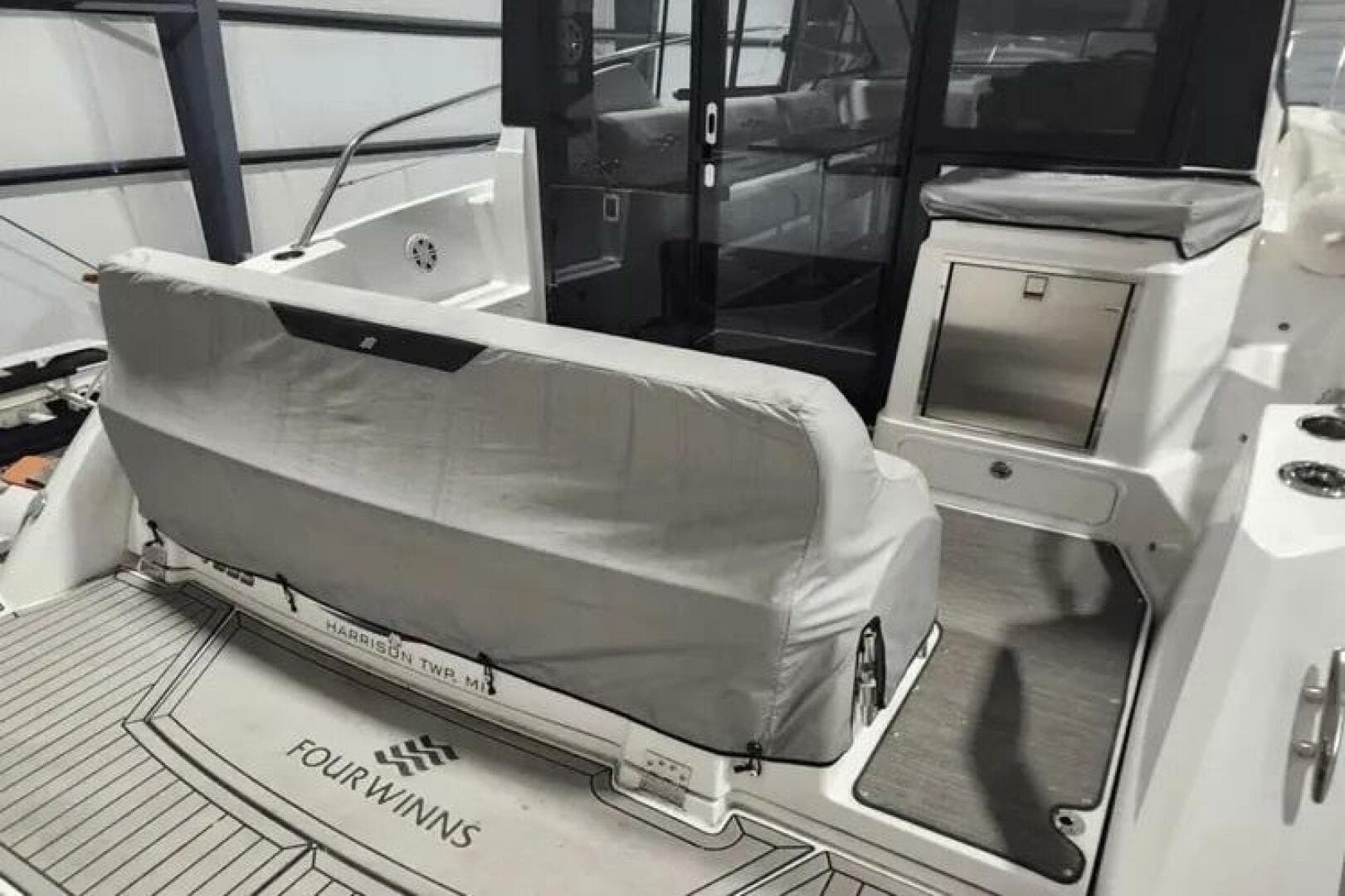 2022 Four Winns 355 Vista Coupe