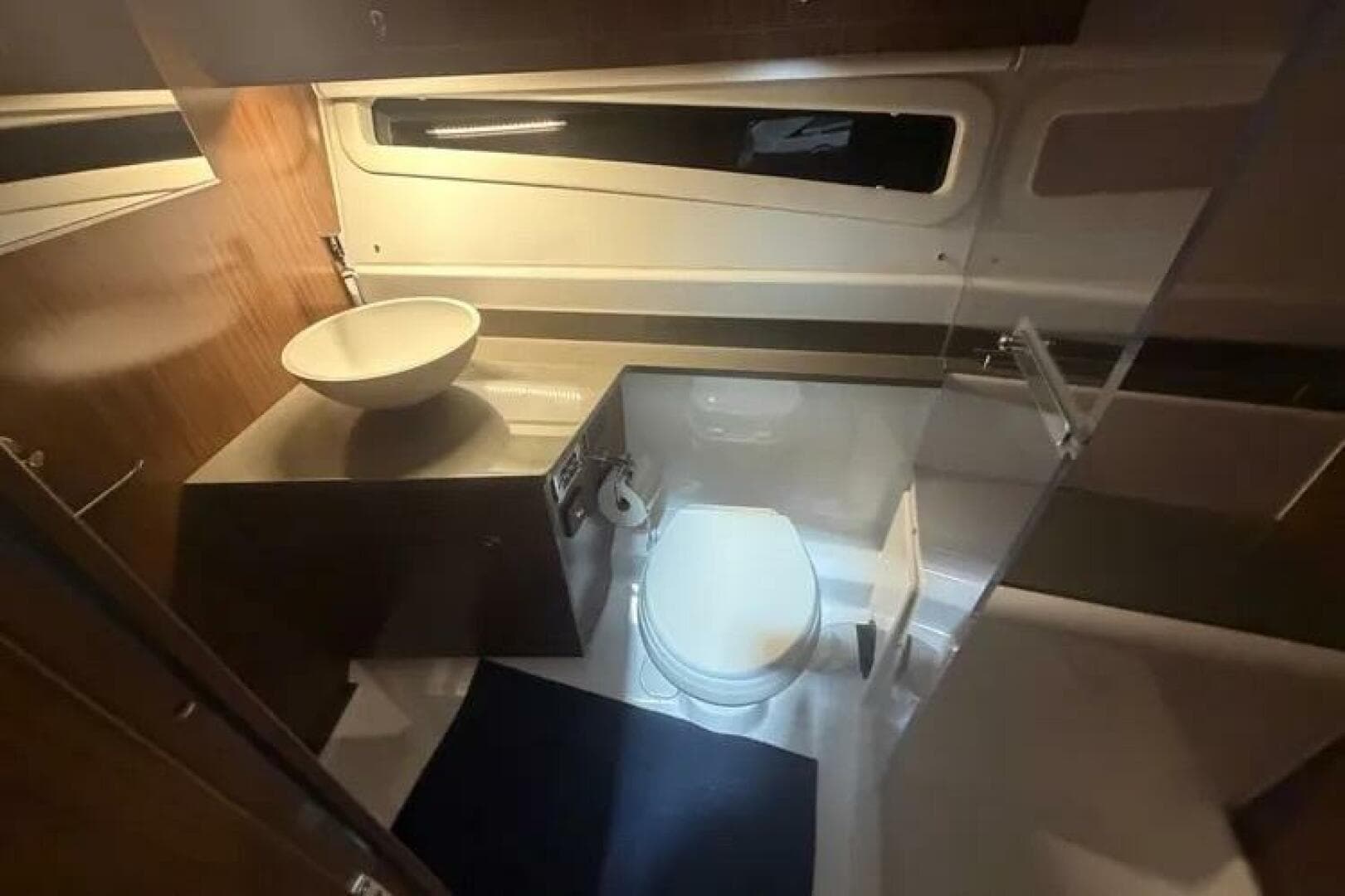 2022 Four Winns 355 Vista Coupe