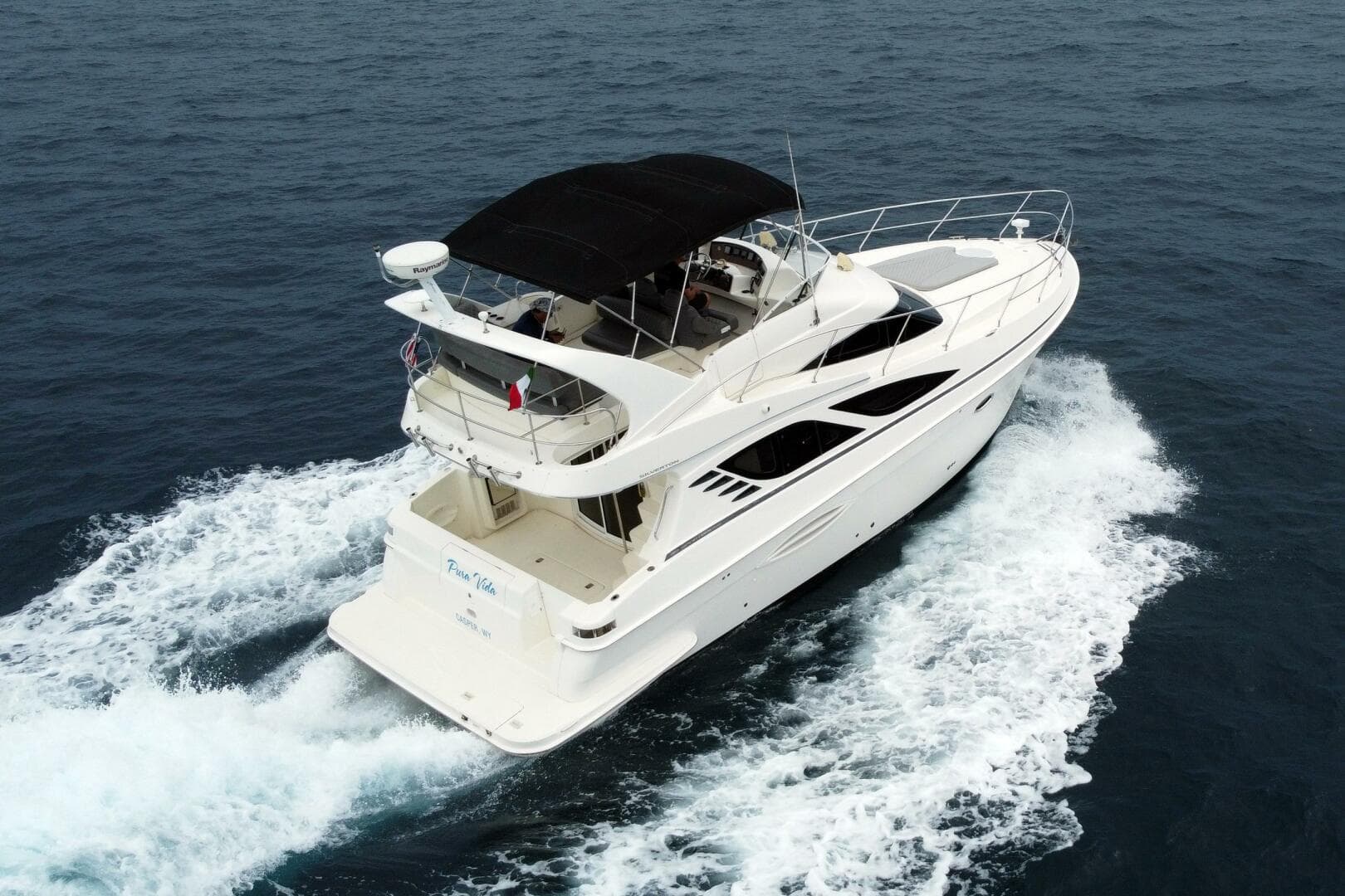 2010 38 Silveron Sedan Bridge - Pura Vida