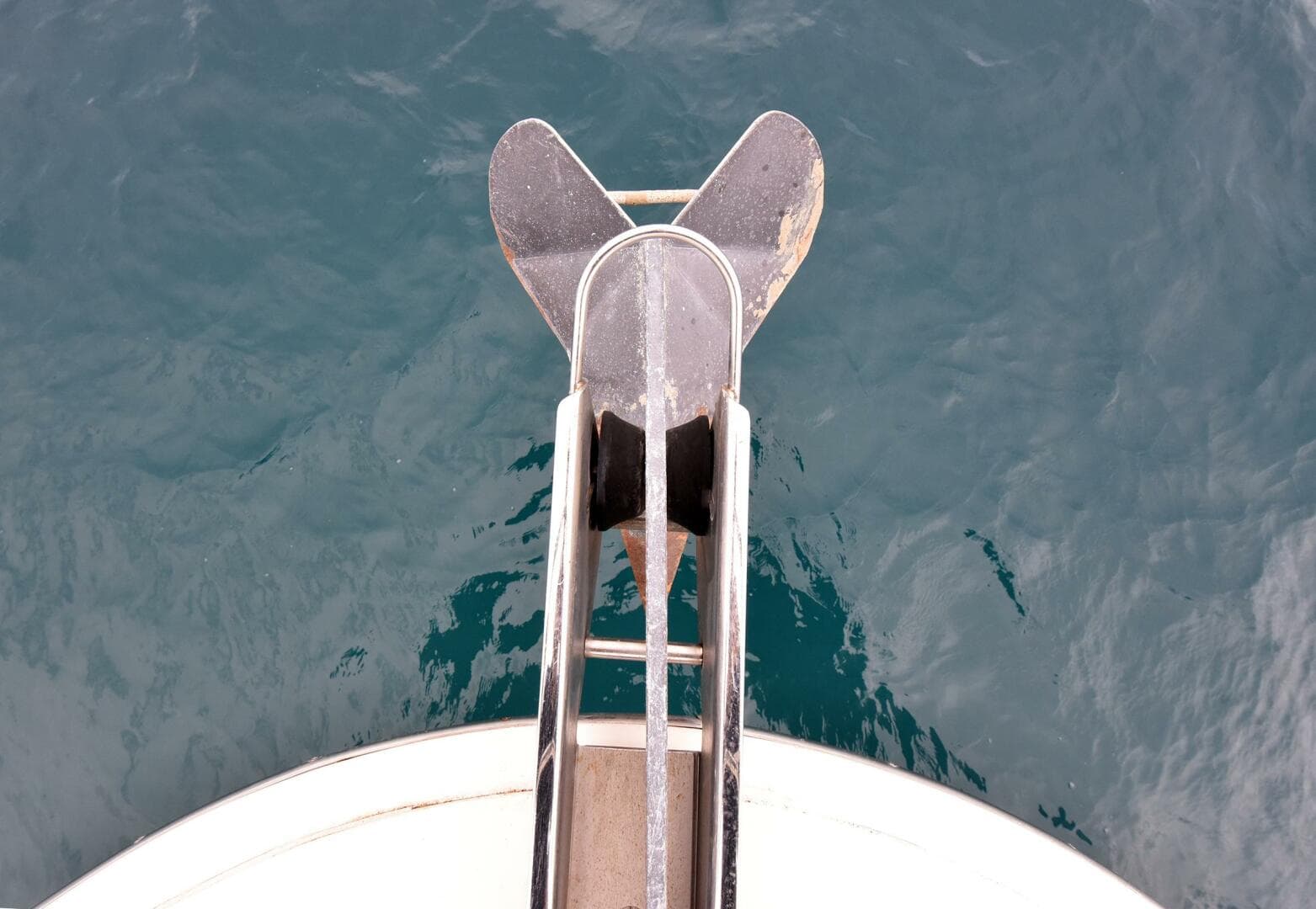 2010 38 Silveron Sedan Bridge - Pura Vida