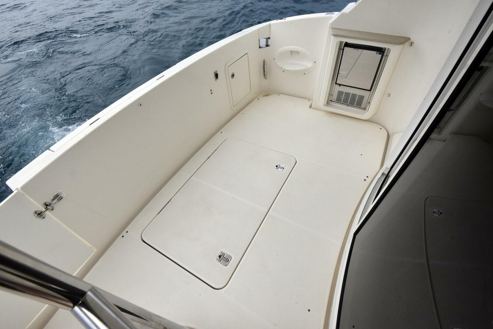 2010 38 Silveron Sedan Bridge - Pura Vida