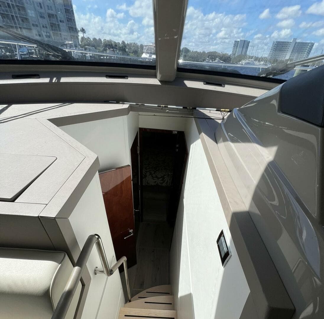 2019 Sea Ray L550