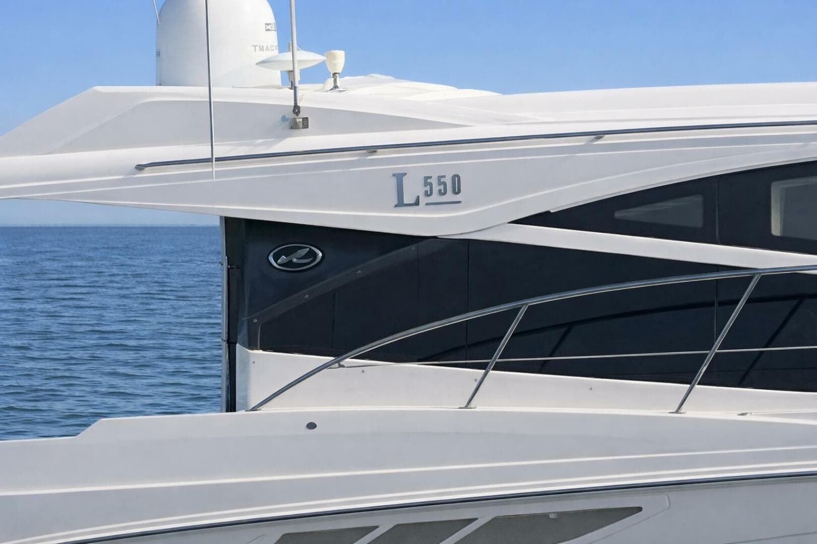 2019 Sea Ray L550