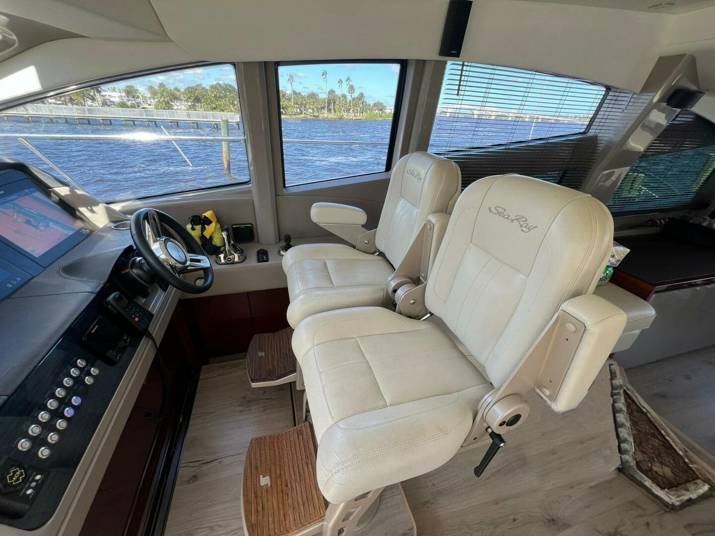 2019 Sea Ray L550