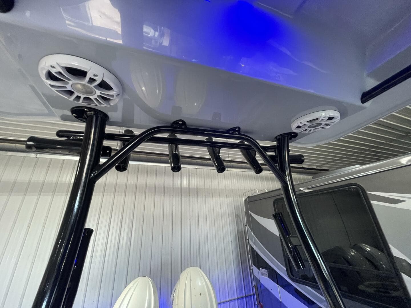 2025 Stingray 253 Center Console