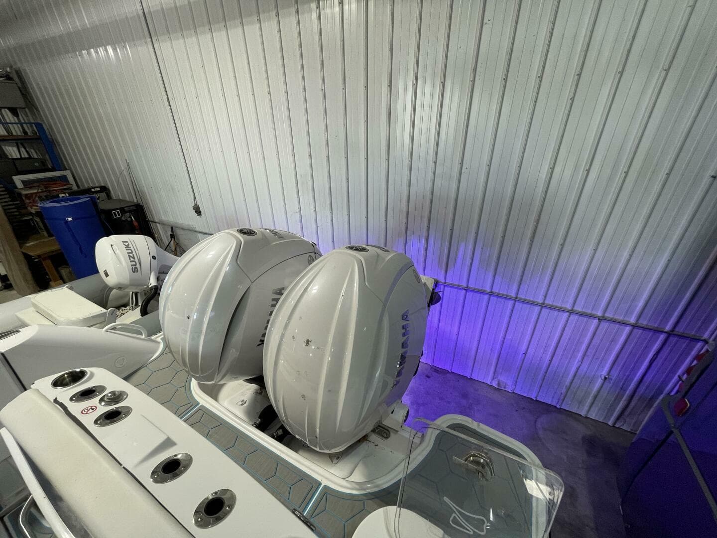 2025 Stingray 253 Center Console