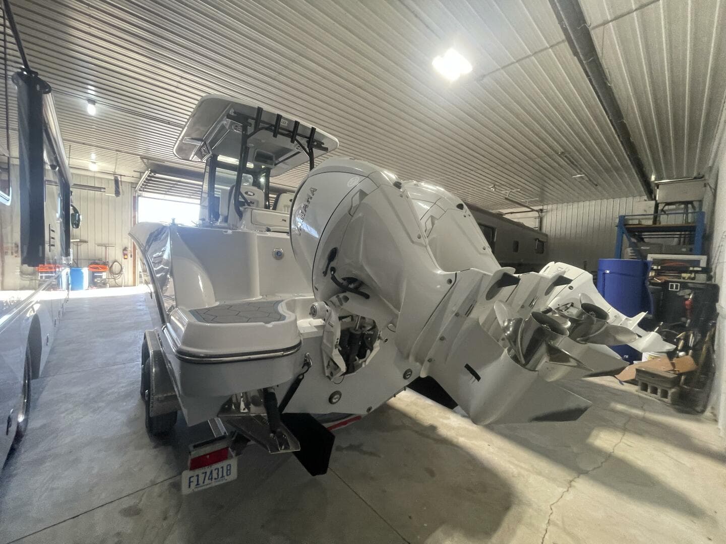 Twin Yamaha Outboards on Stingray Center Console – Rear View