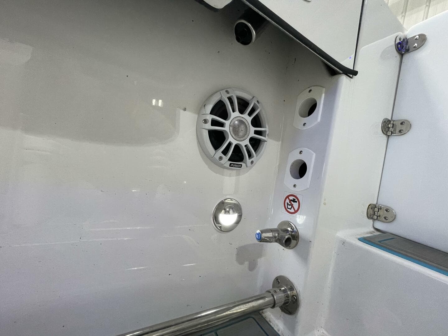 2025 Stingray 253 Center Console