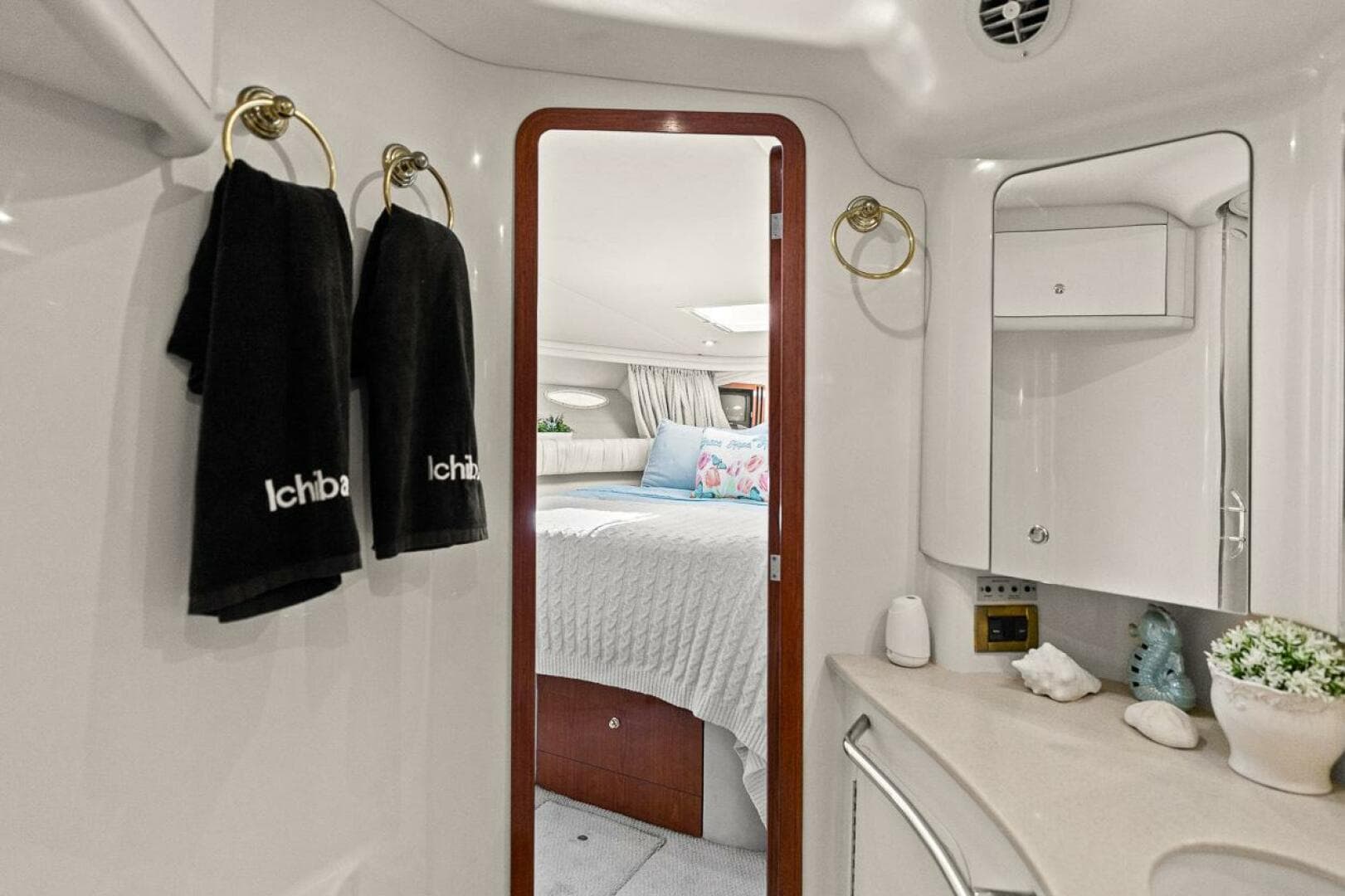 1998 Sea Ray 480 Sedan Bridge