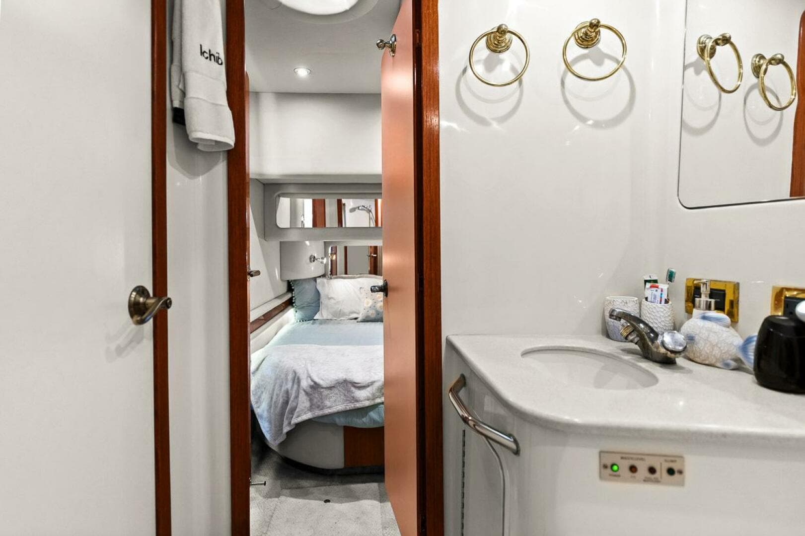 1998 Sea Ray 480 Sedan Bridge