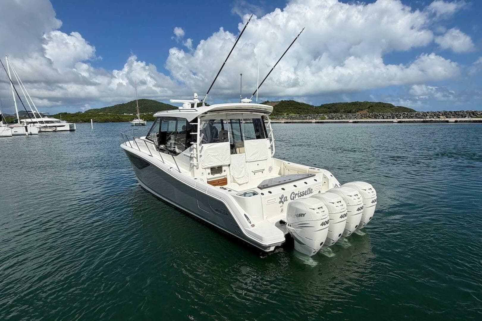2021 Boston Whaler 405 Conquest