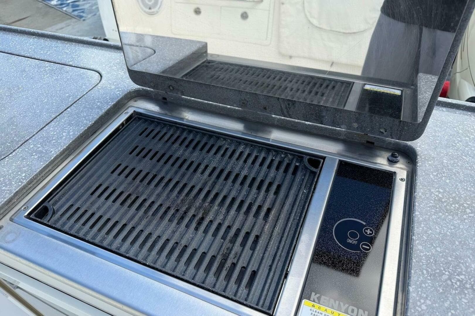 2021 Boston Whaler 405 Conquest