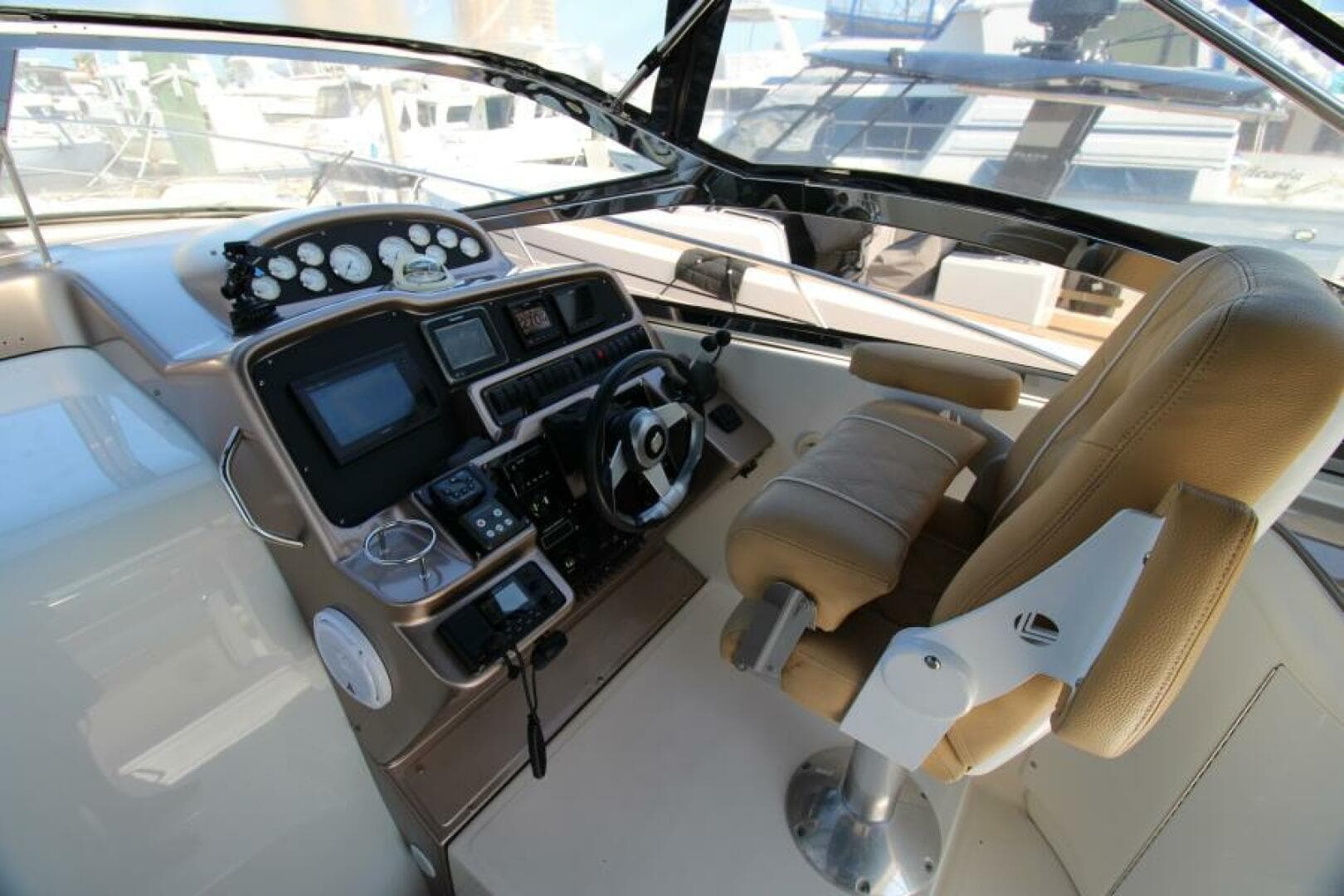 2002 Regal 4260 Commodore