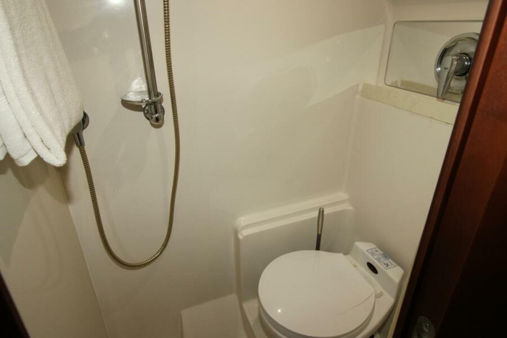 2002 Regal 4260 Commodore