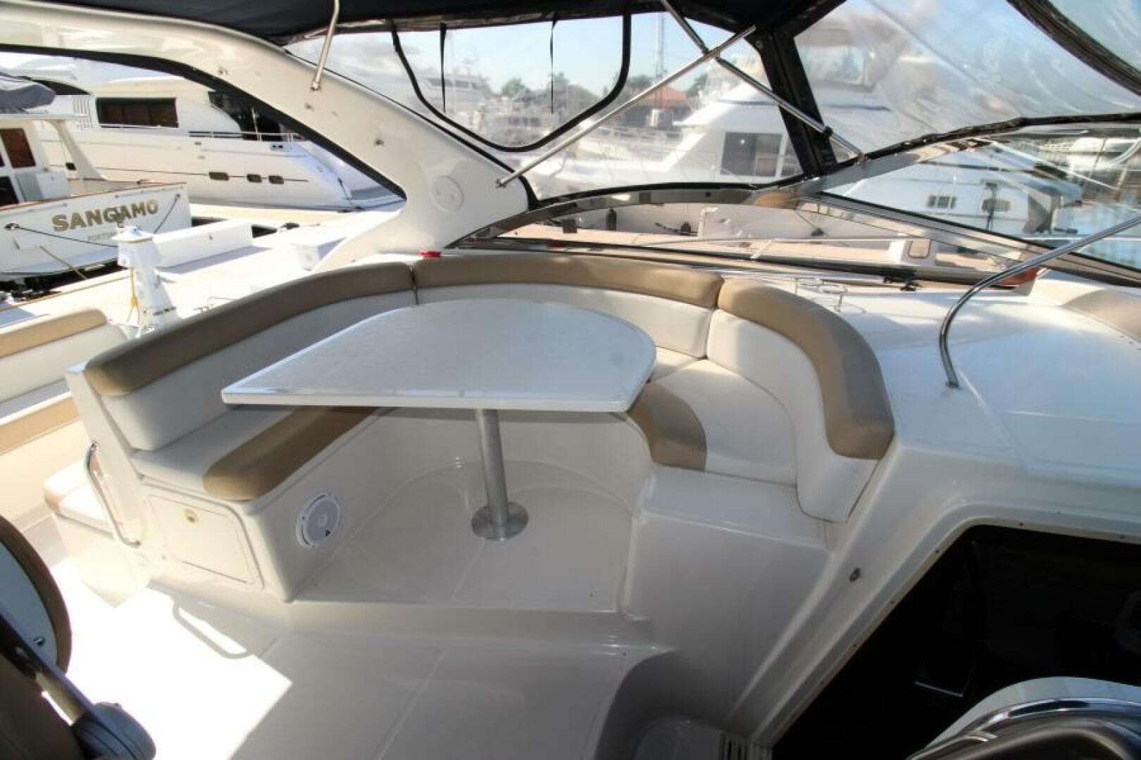 2002 Regal 4260 Commodore