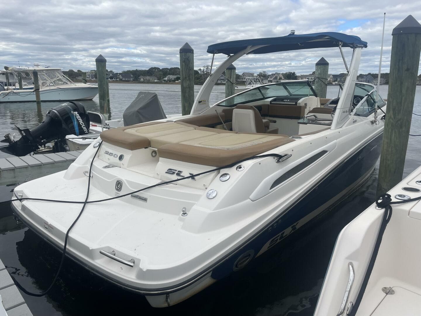 2014 Sea Ray 250 SLX