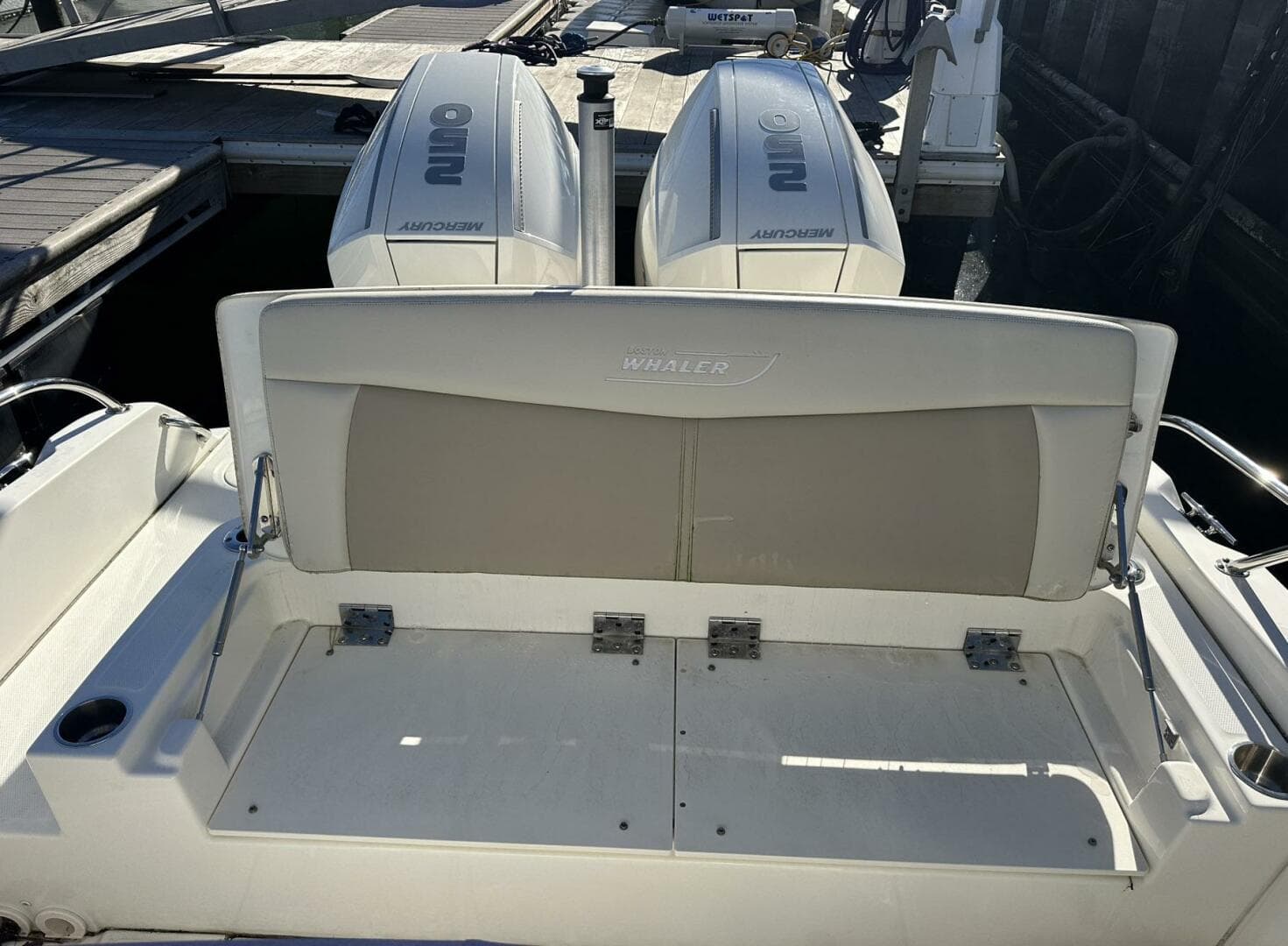 2022 Boston Whaler 270 Dauntless