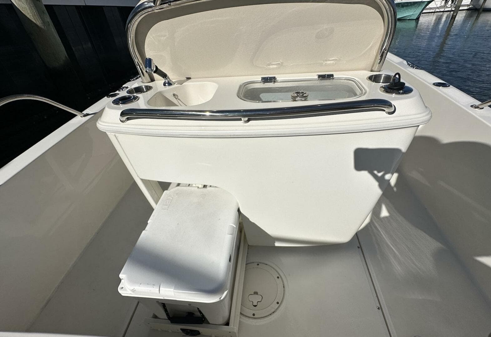 2022 Boston Whaler 270 Dauntless