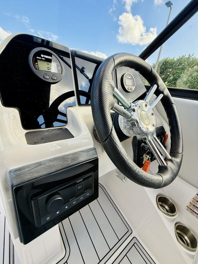 2015 Starcraft Crossover 250 SCX OB