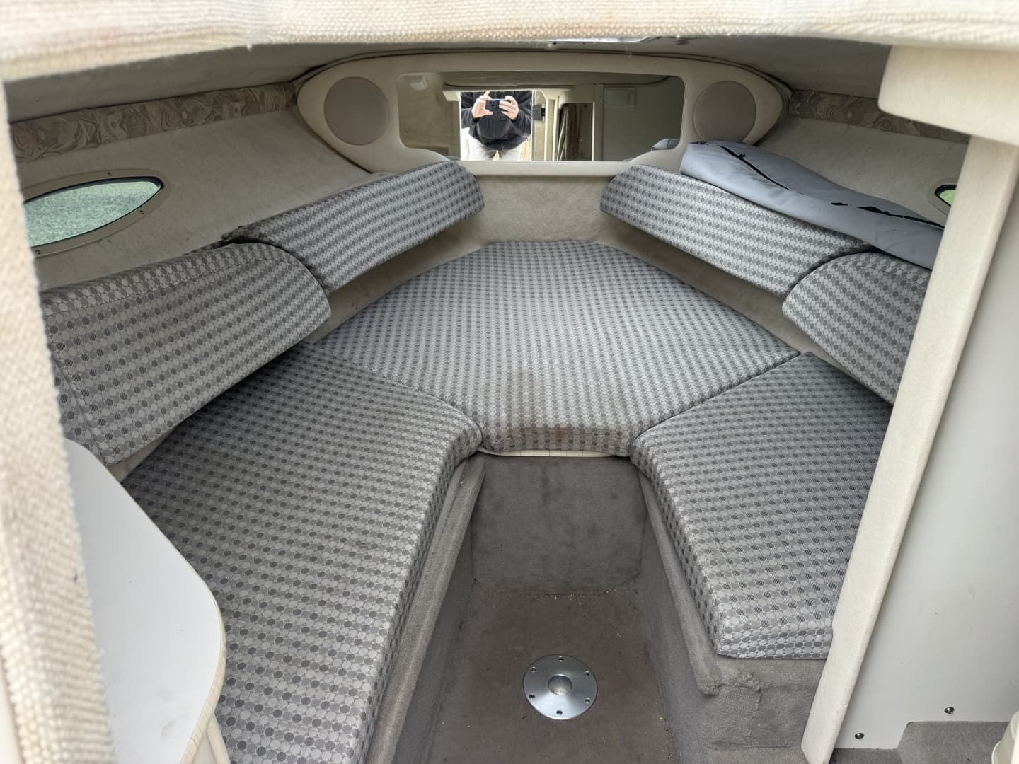 2004 Sea Ray 215 Weekender