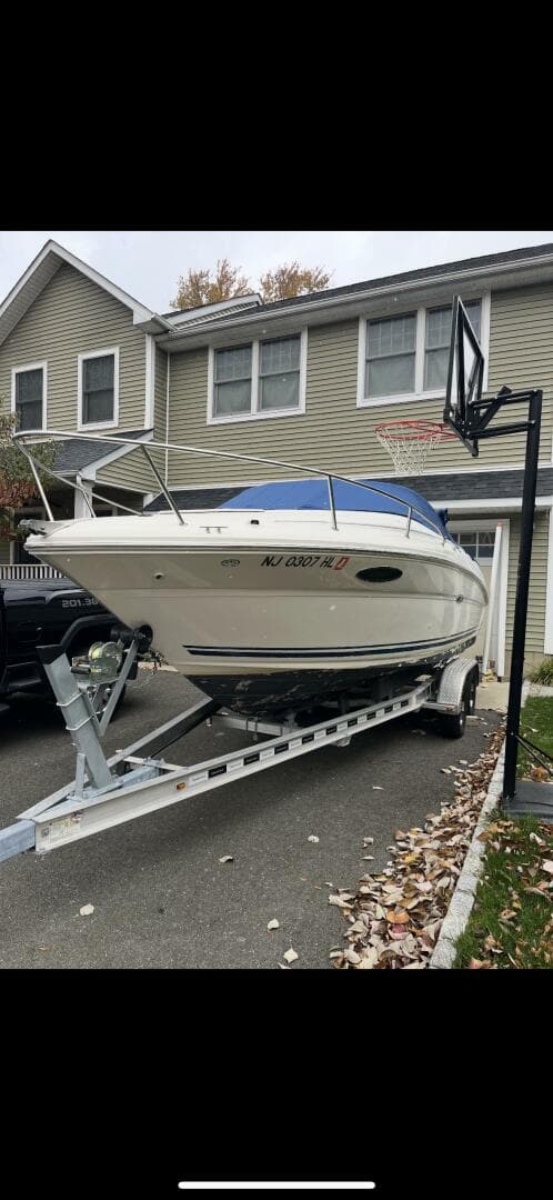 2004 Sea Ray 215 Weekender