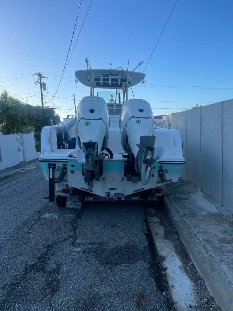 2016 Mako 284 Center Console