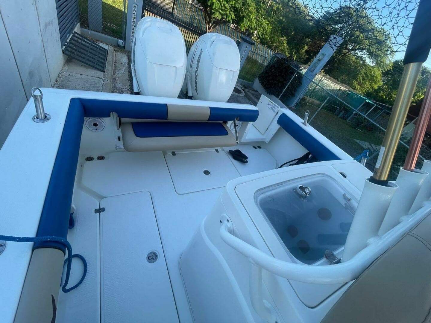 2016 Mako 284 Center Console