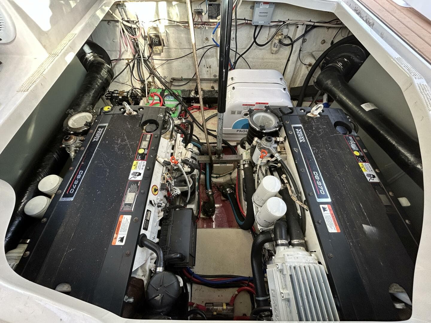 2007 Larson 370 Cabrio