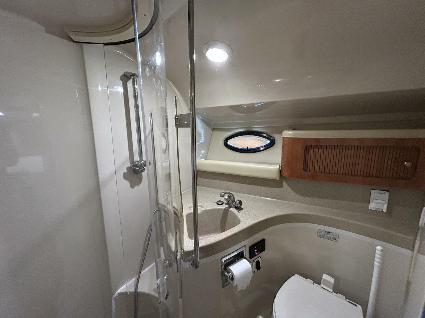 2007 Larson 370 Cabrio