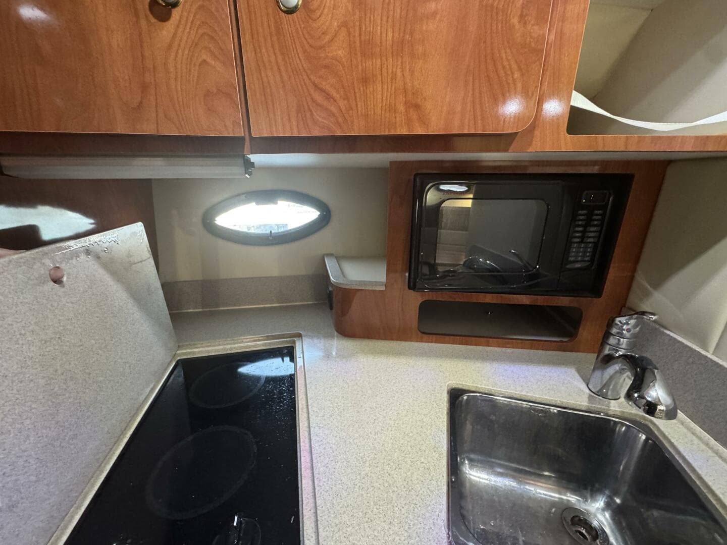 2007 Larson 370 Cabrio