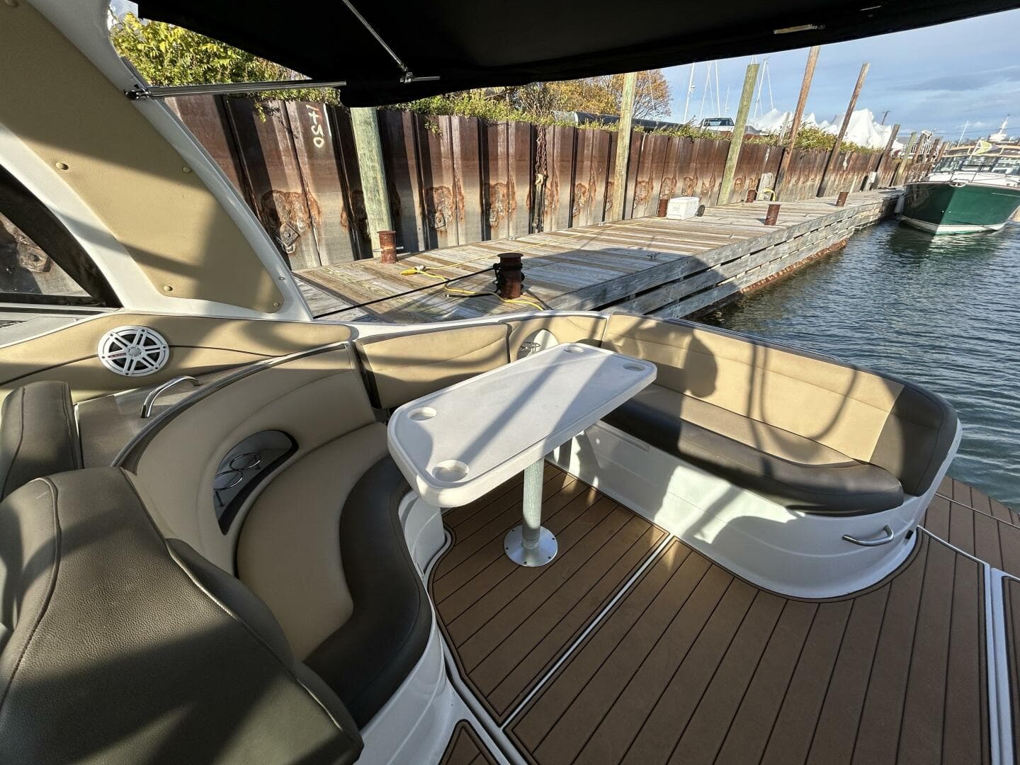 2007 Larson 370 Cabrio