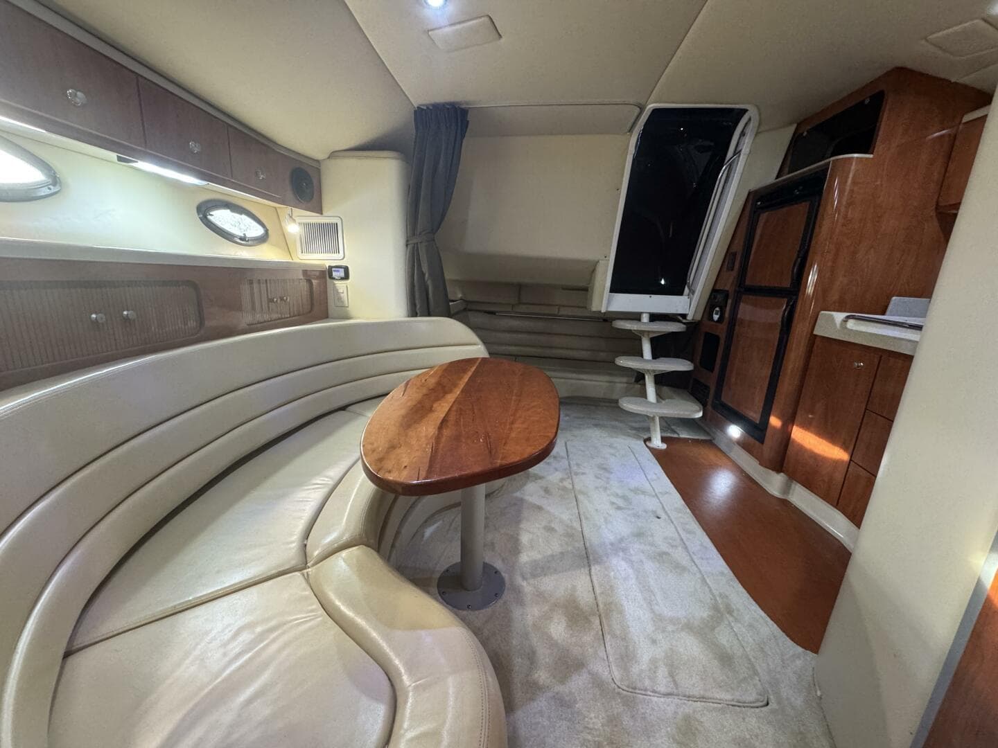 2007 Larson 370 Cabrio