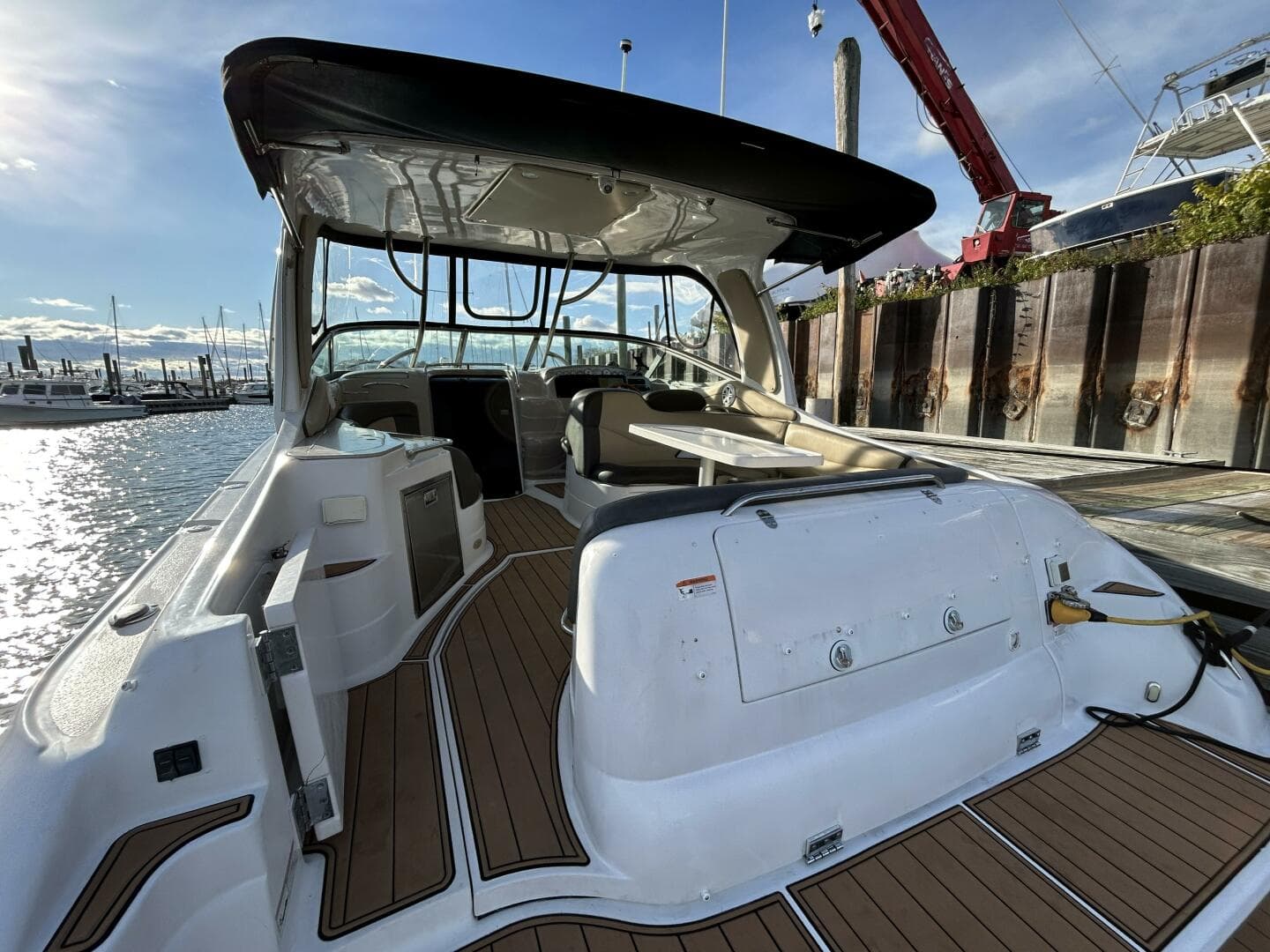 2007 Larson 370 Cabrio