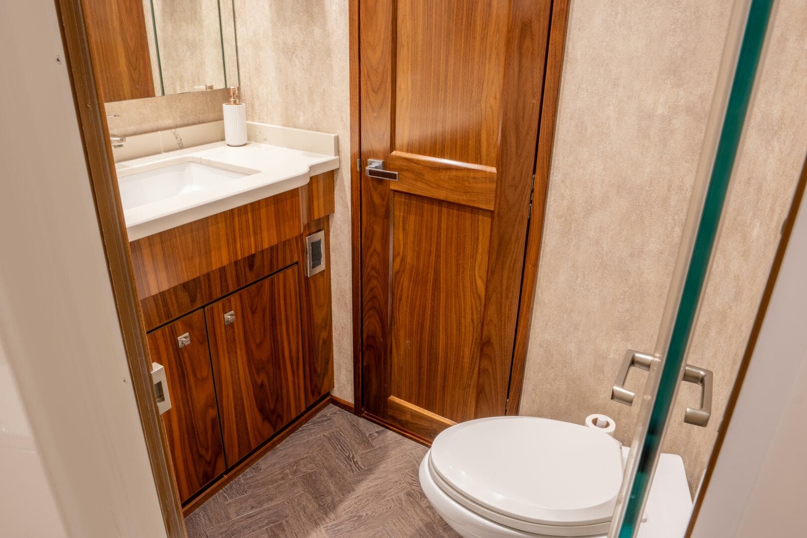 2018 Viking 80 Enclosed Bridge - SILVERTIME