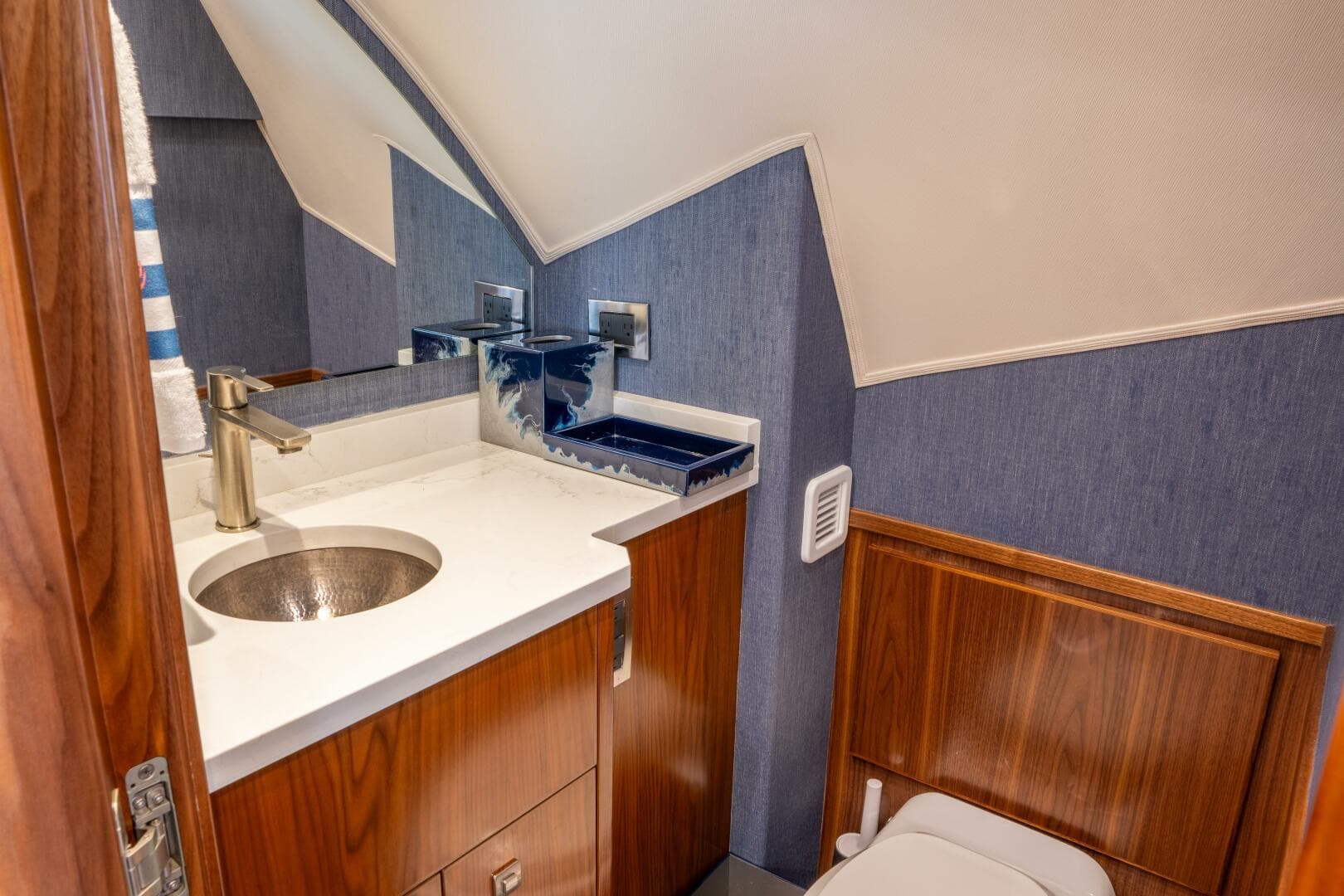 2018 Viking 80 Enclosed Bridge - SILVERTIME