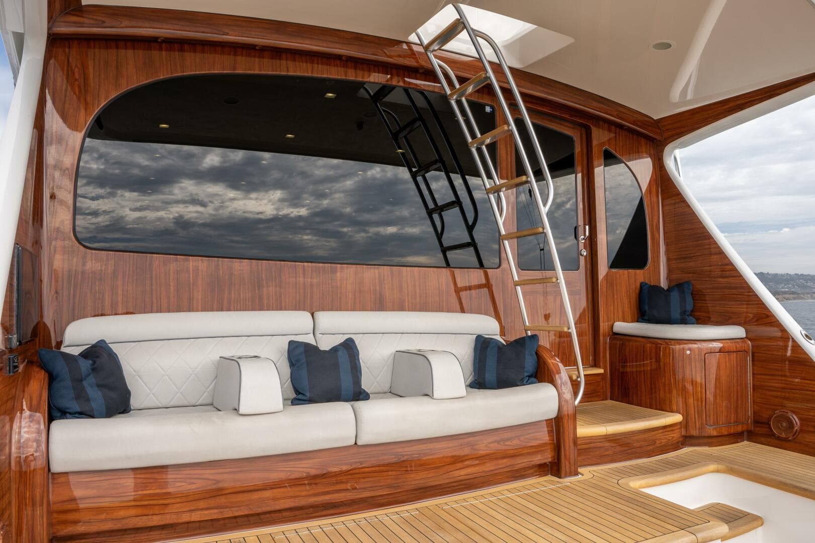 2018 Viking 80 Enclosed Bridge - SILVERTIME