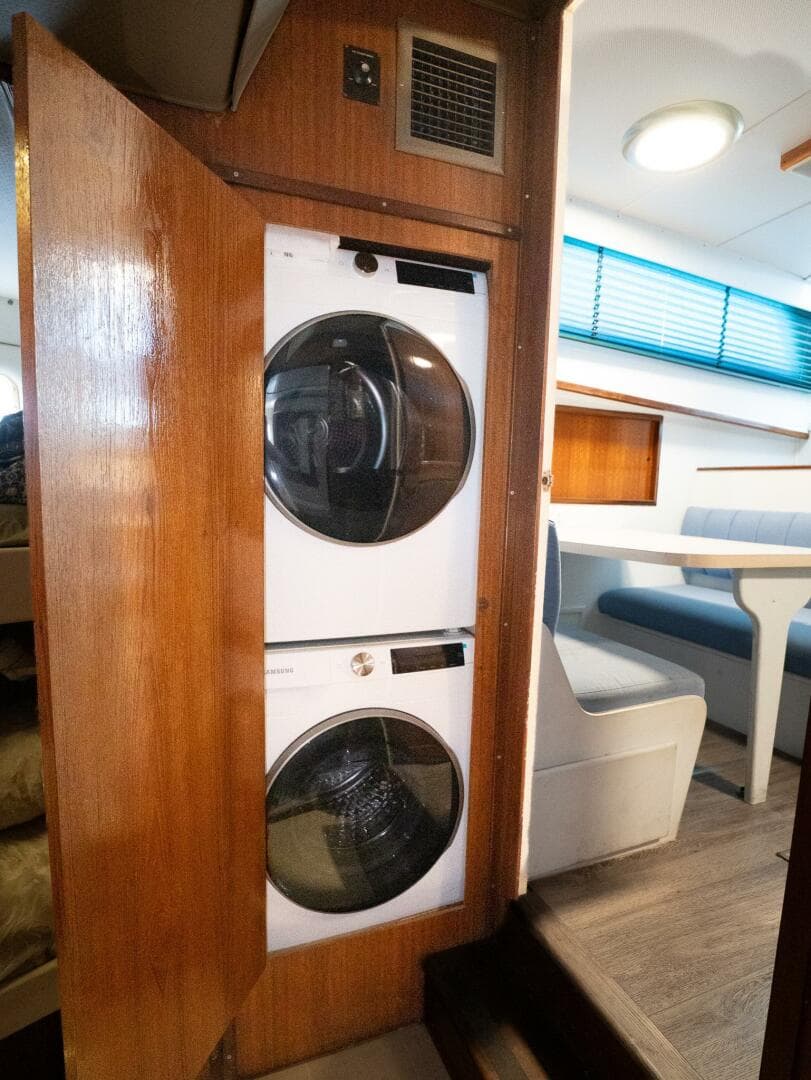 1975 Hatteras 58 Yacht Fisherman