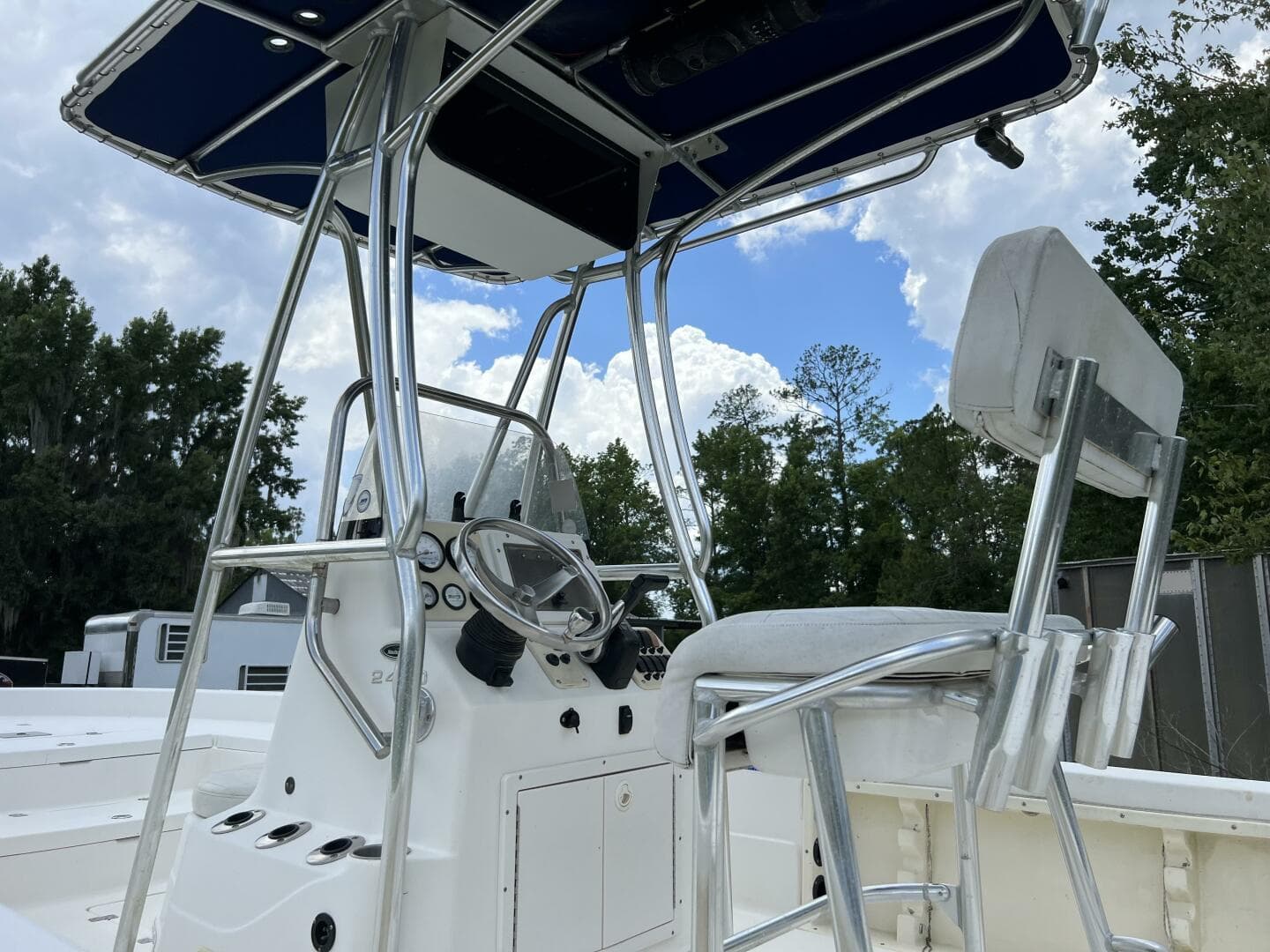 2008 NauticStar 2400 NauticBAY