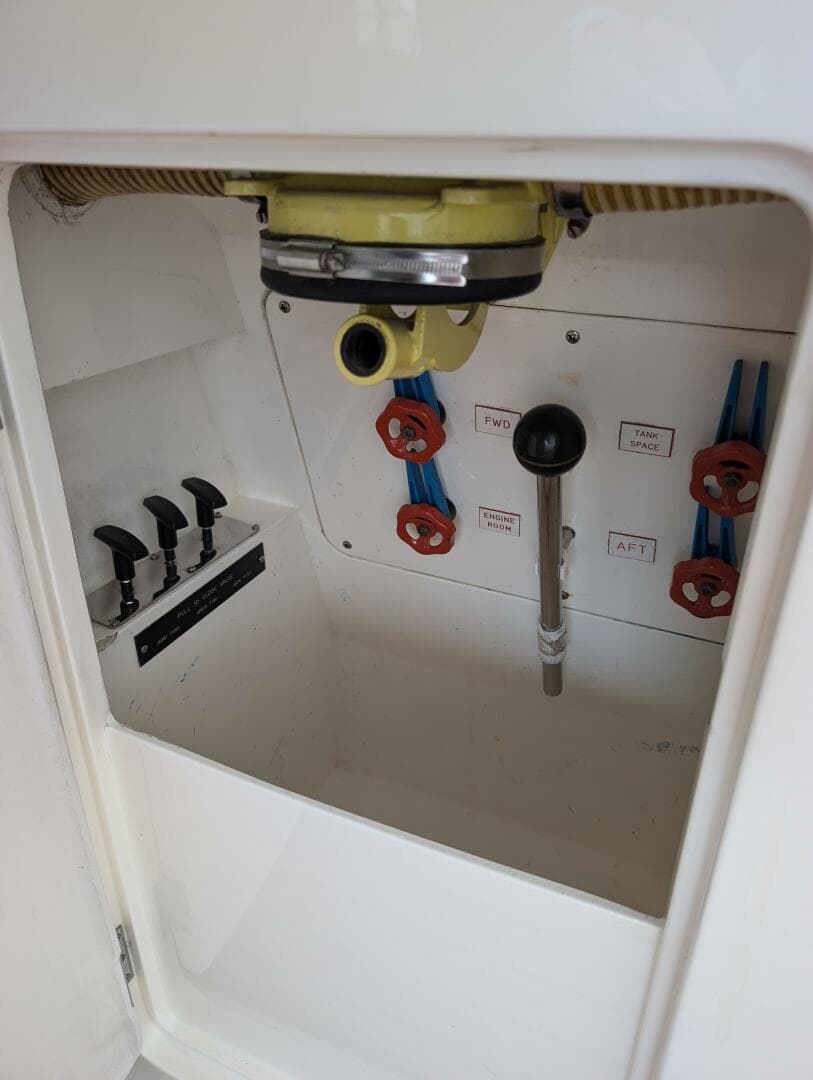 1998 Viking Princess Sport Cruiser