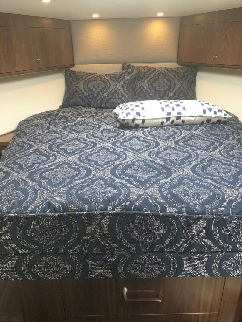 2020 Hatteras GT45 Express