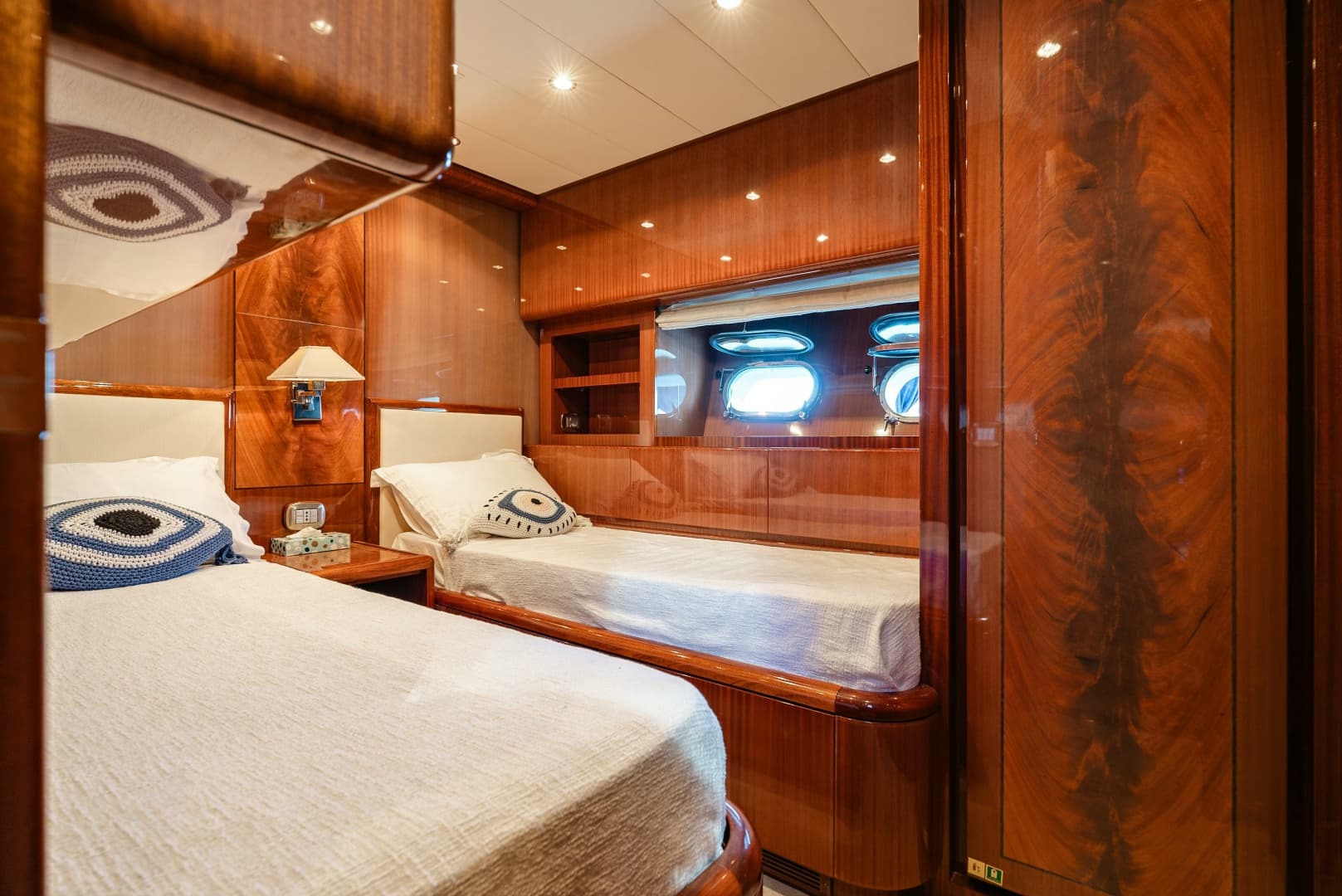 2010 Leopard Leopard 27 Sport