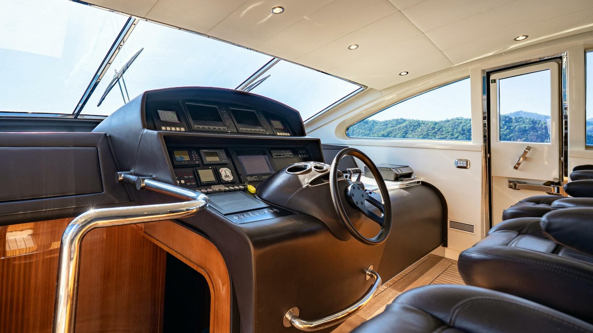 2010 Leopard Leopard 27 Sport