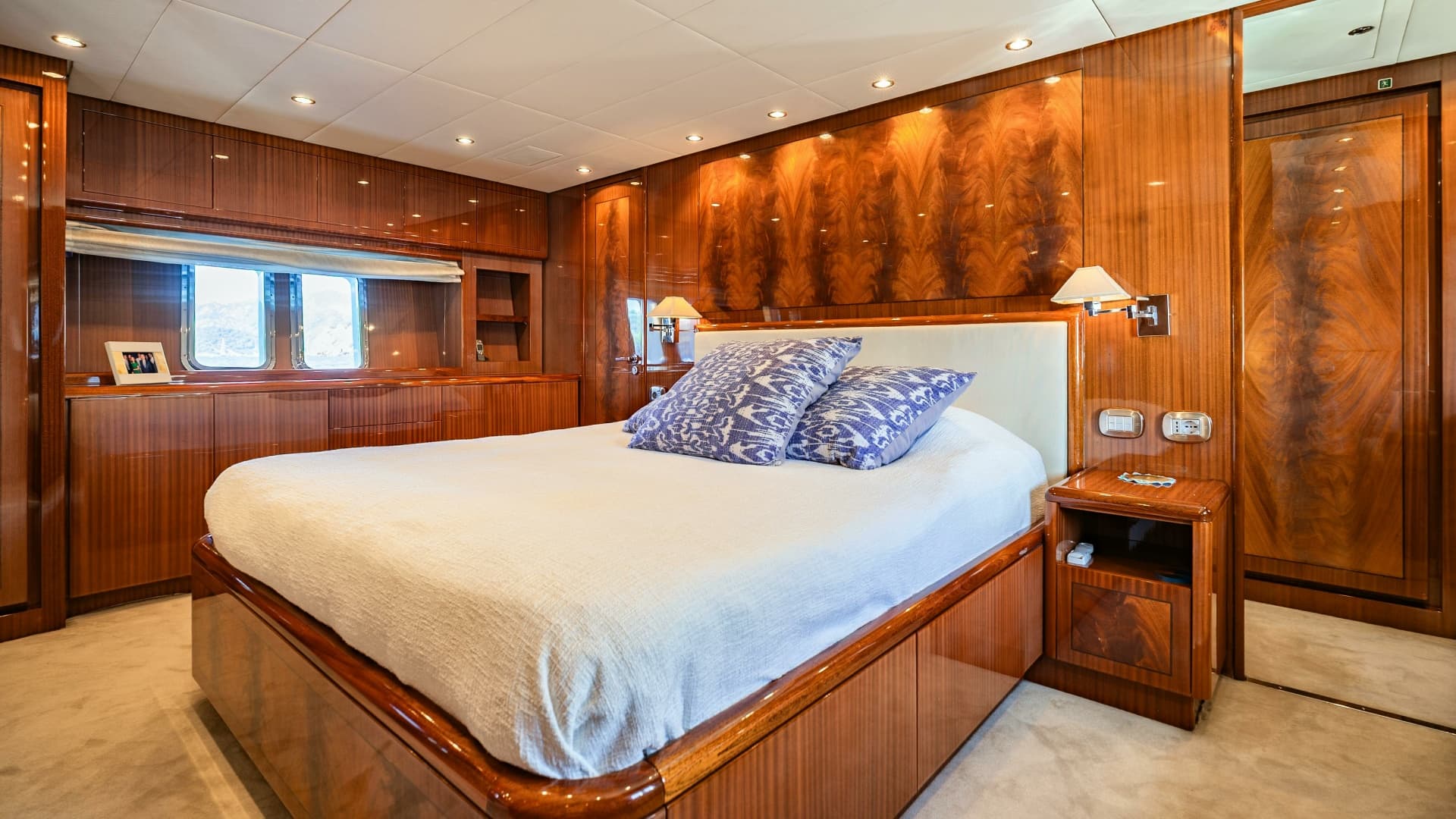 2010 Leopard Leopard 27 Sport