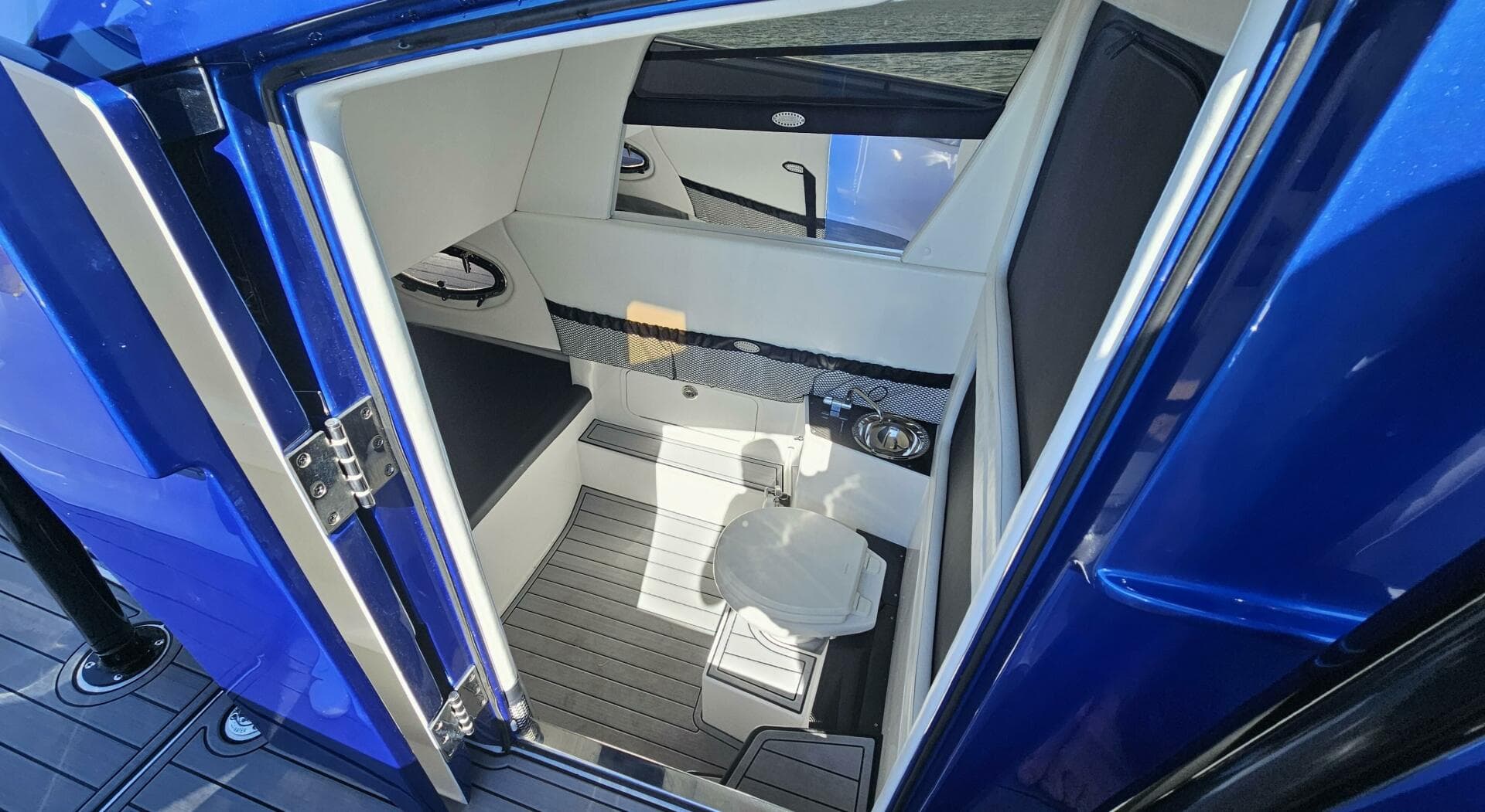 2024 Nor-Tech 390 Sport Center Console